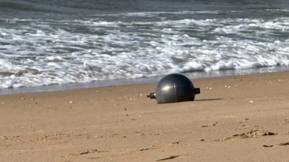 Resuelven el misterio de las bolas del espacio que aparecieron en una playa