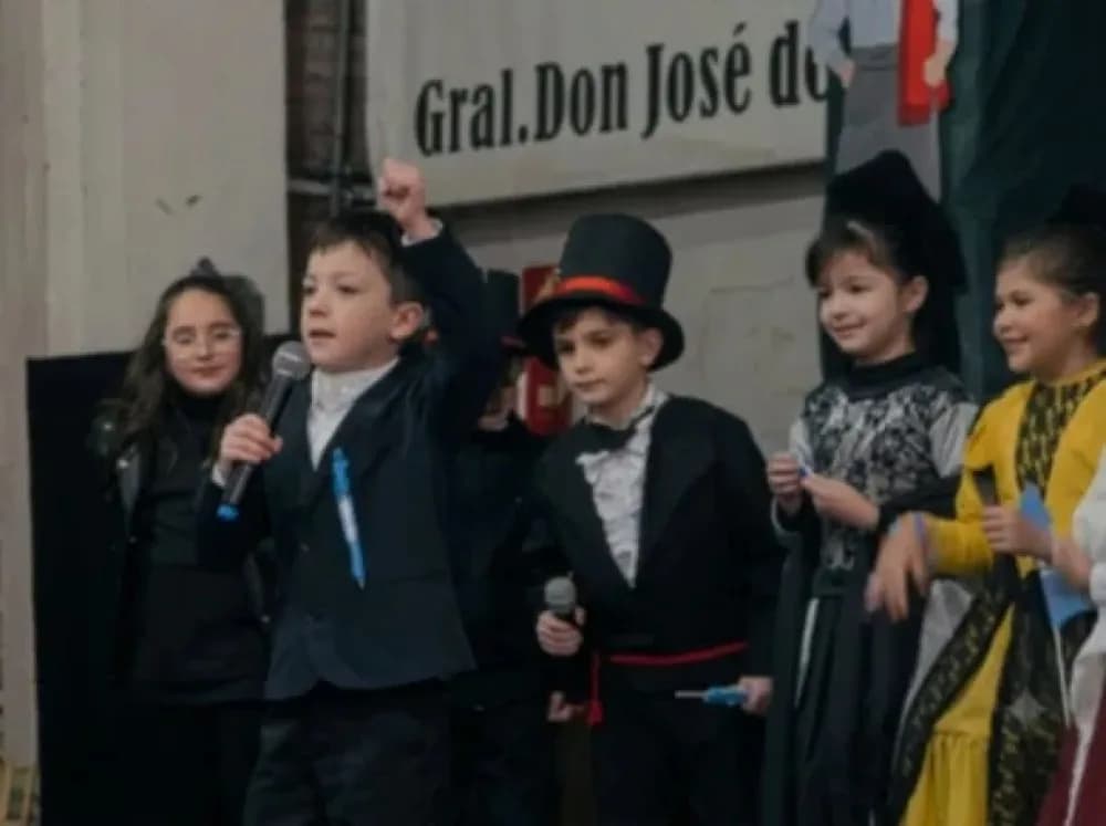 Encabezó un acto por el 9 de Julio y terminó pidiendo por la cuarta