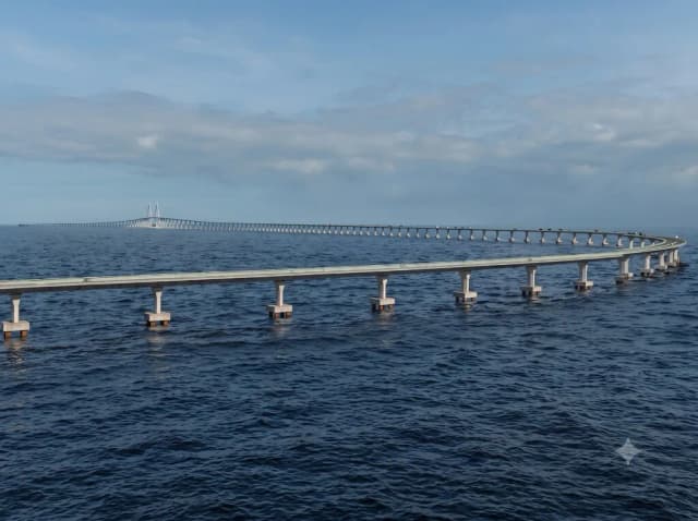 El puente marítimo más largo de todo el Sur de América es made in China: 12,4 kilómetros y 35 años de concesión