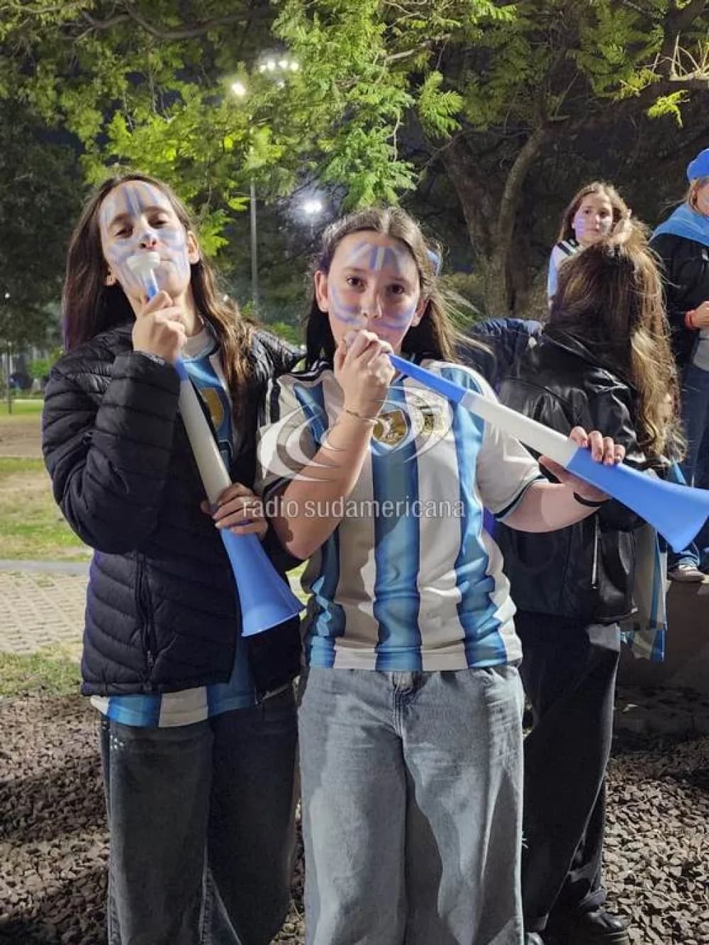 Así se festeja el pase a semifinales en la Costanera de Corrientes
