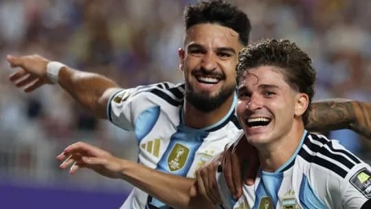 Quién es José Manuel López, el delantero argentino que asistió a Julián Álvarez en la victoria contra Suiza