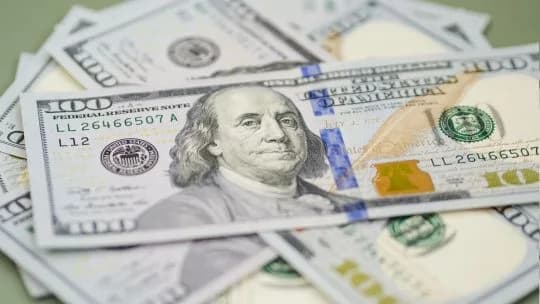 El dólar blue cerró en alza este lunes 13 de julio y el Banco Central volvió a comprar dólares