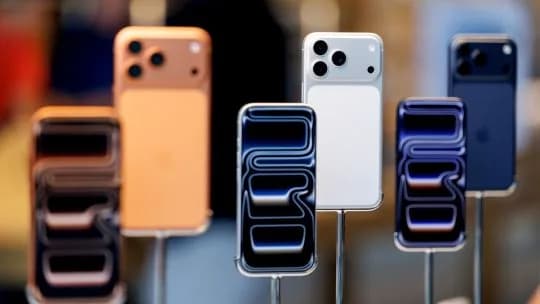 Demanda de Apple amenaza planes de OpenAI de rivalizar el iPhone