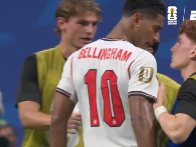 ¡Con el Colo, no! El golpe de Bellingham a Barco en los festejos de Argentina