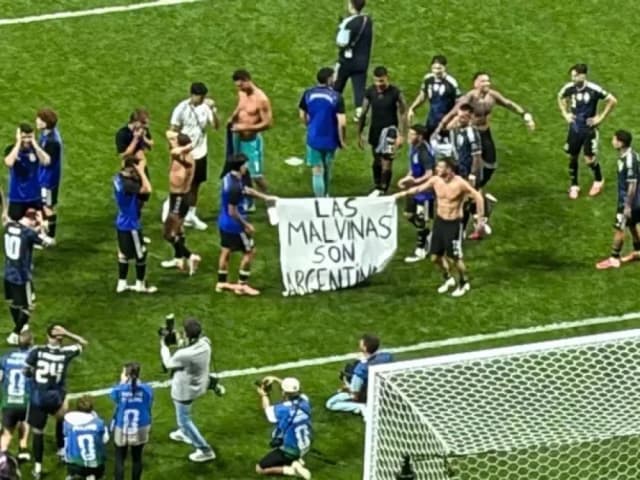 Exasesor de Thatcher pide expulsar a argentinos de la Premier League