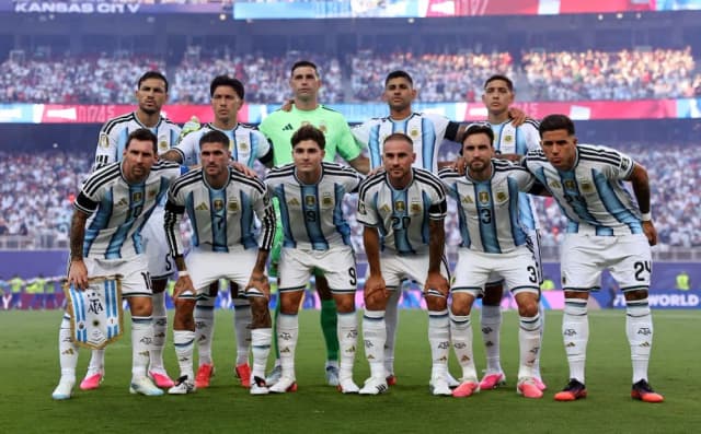 FIFA confirmó la indumentaria de Argentina y España para la final