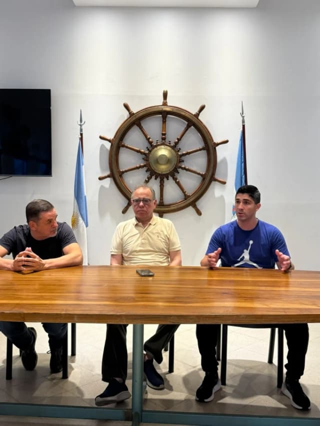 Martín Villagrán fue presentado oficialmente como nuevo entrenador de Regatas