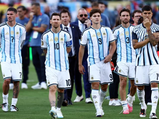 La llegada de la Selección a Argentina EN VIVO: cuándo arriba al país, el recibimiento de la gente y más