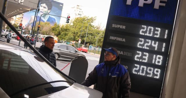 Naftas: un fallo judicial bonaerense obliga a que las petroleras le informen los aumentos al Gobierno Nacional