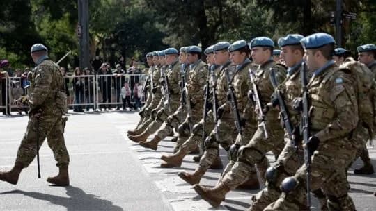 El Gobierno otorgará un plus de hasta 25% a militares con títulos universitarios y de posgrado: cómo quedan los salarios