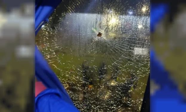 Violencia en la Copa Sudamericana: micros con hinchas de Tigre fueron baleados tras la victoria en Uruguay