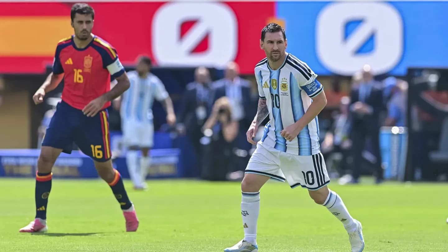 La IFFHS se diferenció de FIFA y eligió a Messi por sobre Rodri como el mejor del Mundial - TyC Sports