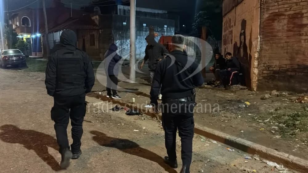 Querían cobrar peaje a vecinos y fueron demorados por la policía
