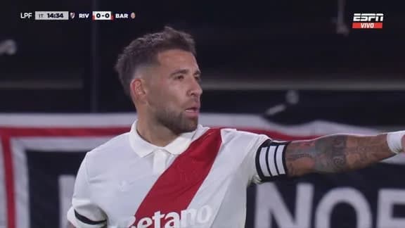 Otamendi regaló un balón en el fondo y Morales se perdió el gol ante River