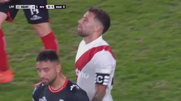¡En el último respiro, Otamendi buscó el empate ante Barracas!
