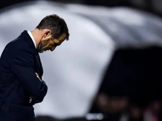 Arruabarrena hizo una fuerte autocrítica tras la goleada de Boca: Soy el culpable