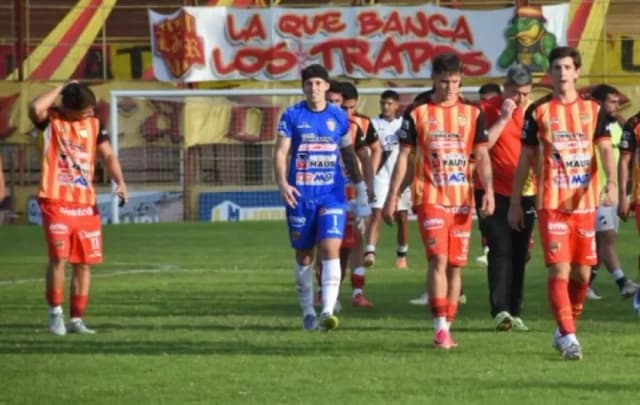 Boca Unidos cerró la primera fase con una dura derrota ante Juventud Antoniana