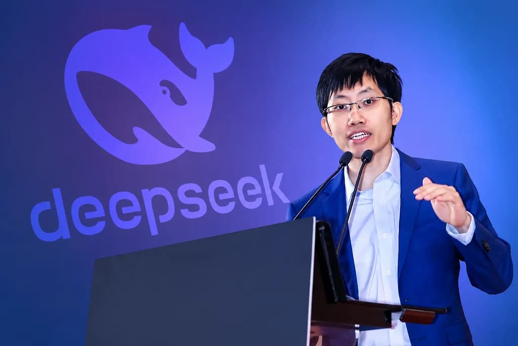 "Cuatro chips de Huawei por uno de Nvidia": el CEO de DeepSeek explica cómo ha transformado la escasez de chips en su coartada estratégica