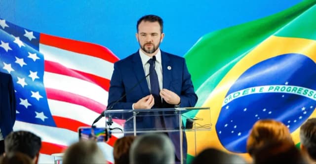 El ministro de Hacienda de Brasil llamó payaso a Javier Milei