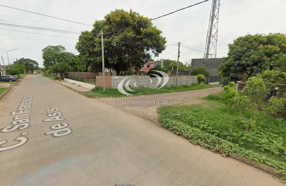 Motociclista de 24 años derrapó, despistó y murió en Capital