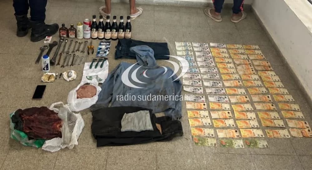 Policía recuperó dinero, elementos robados y detuvo a dos hombres