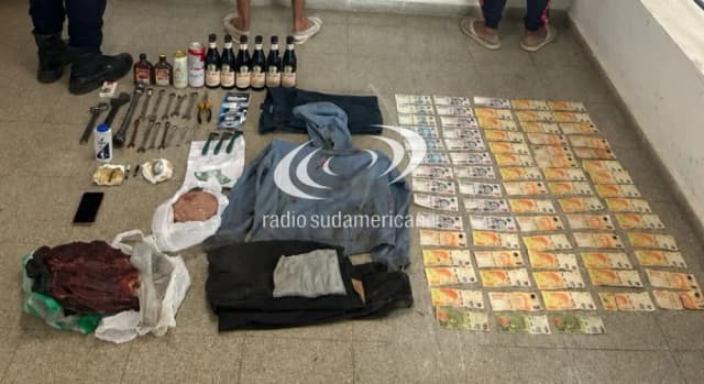 Policía recuperó dinero, elementos robados y detuvo a dos hombres