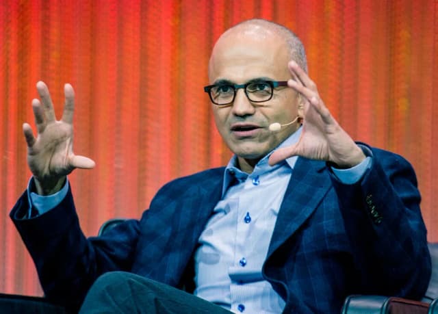 "A menos que veamos ese amplio crecimiento económico, esta película no va a terminar bien": Satya Nadella, sobre la burbuja de la IA