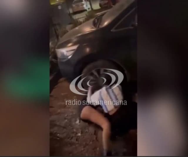 Pelea a la salida de un boliche: El video no muestra el total de la secuencia