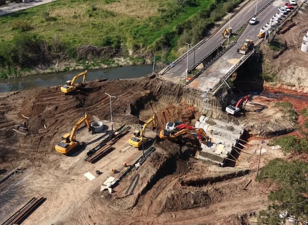 Continúa el corte en avenida Maipú por las obras en el arroyo Pirayuí