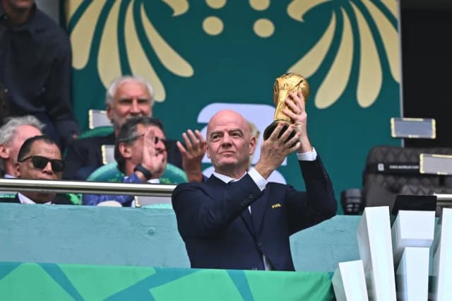 Infantino da marcha atrás y anula su propuesta de privatizar el Mundial