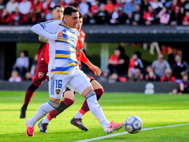Merentiel y su mala racha, con tres chances desperdiciadas en 20 minutos