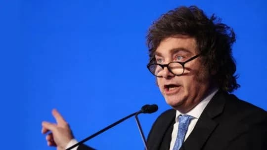 Milei destrozó a Lula, apuntó contra Kicillof, se burló de Cristina Kirchner, denunció a Pedro Sánchez y le respondió a Victoria Villarruel
