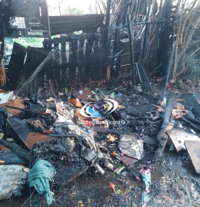 Un incendio consumió por completo una precaria casilla en el B° Arazaty