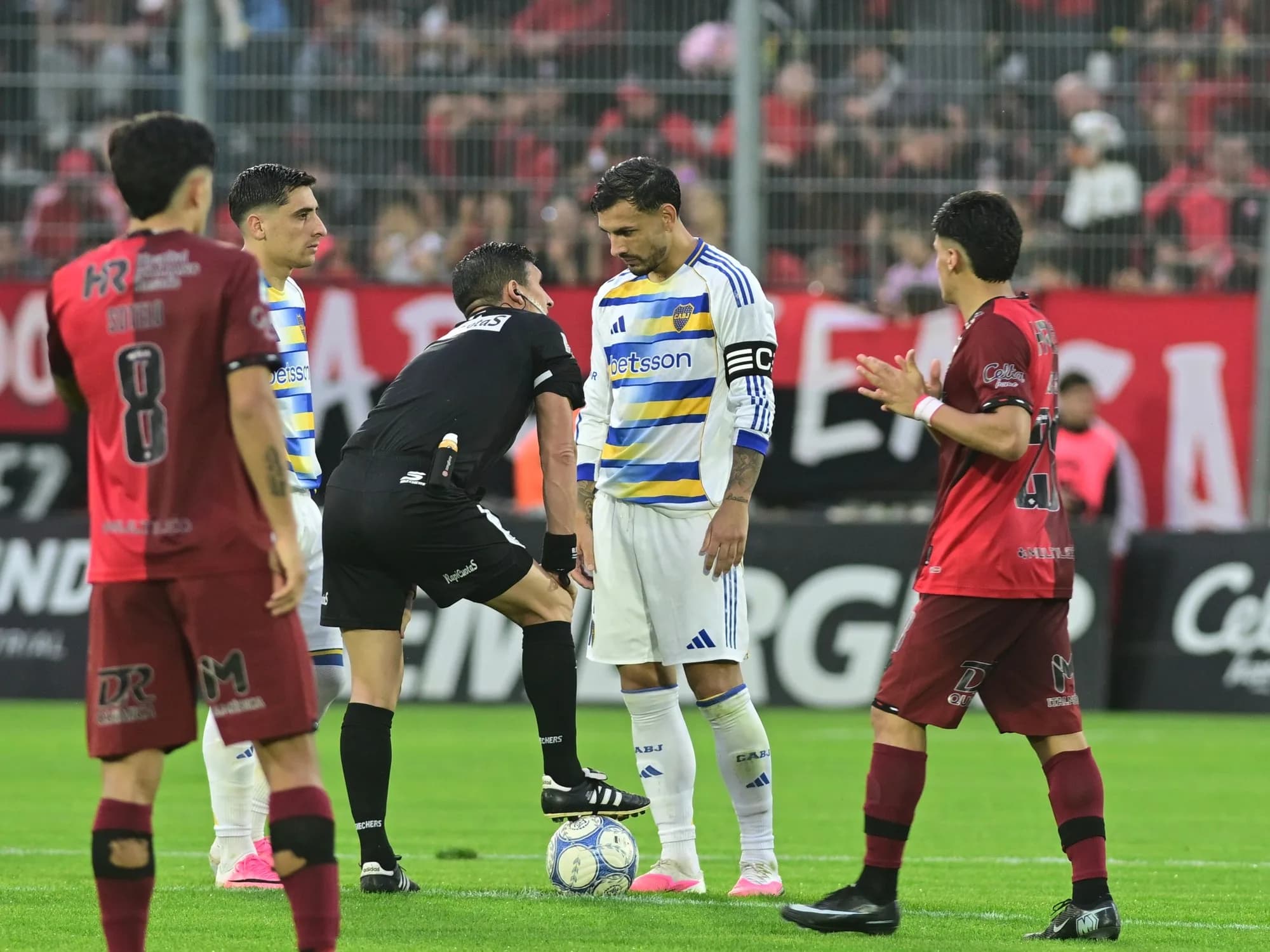 Las dos polémicas que no se dijeron en los goles que recibió Boca en Rosario