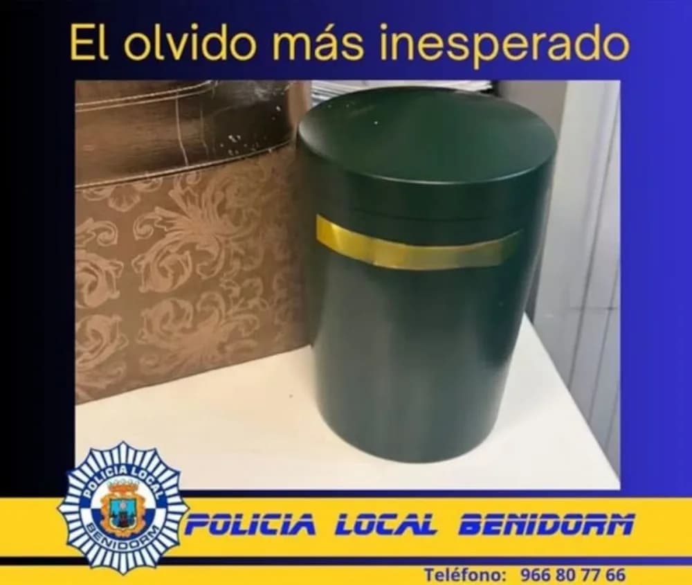 España: la Policía busca a la familia que olvidó una urna funeraria en un supermercado