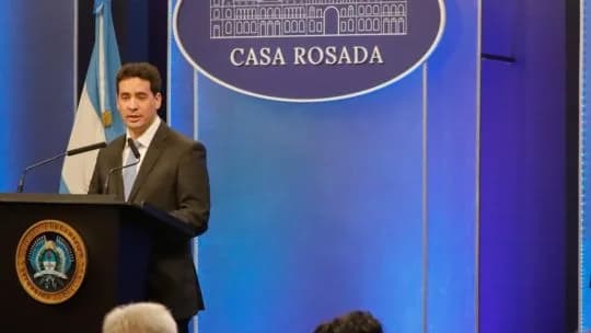 Conferencia de prensa del vocero presidencial Adrián Ravier