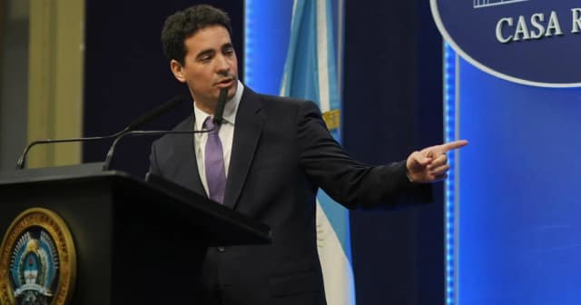 El Gobierno dice que le preocupa el alto nivel de mora de las familias, pero reitera que no se involucrará: "Creemos en las soluciones entre privados"