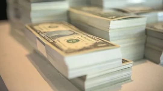 A cuánto cotiza el dólar blue hoy, jueves 6 de agosto
