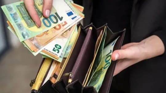 A cuánto cotiza el euro blue hoy, jueves 6 de agosto