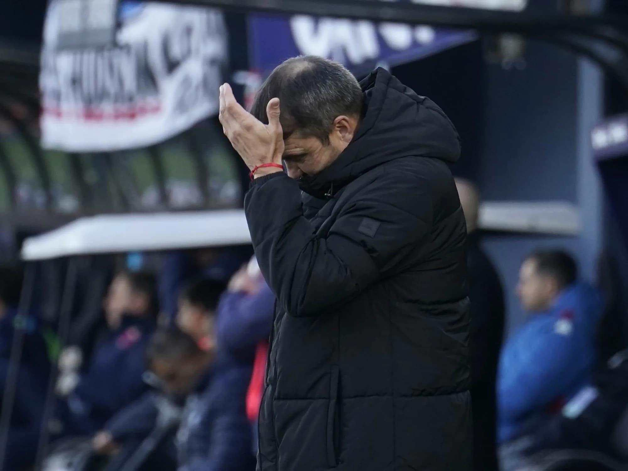 El insólito cruce del Chacho Coudet con un plateísta de Tigre: "El partido es horrible, ¿qué querés que haga?"