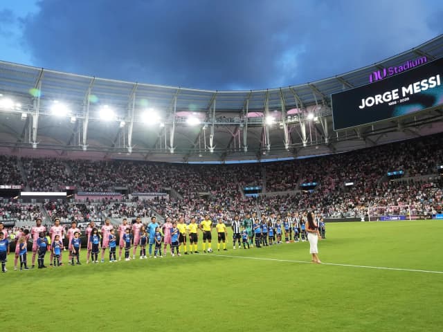 El respetuoso minuto de silencio que se hizo en el partido del Inter Miami por la muerte de Jorge Messi