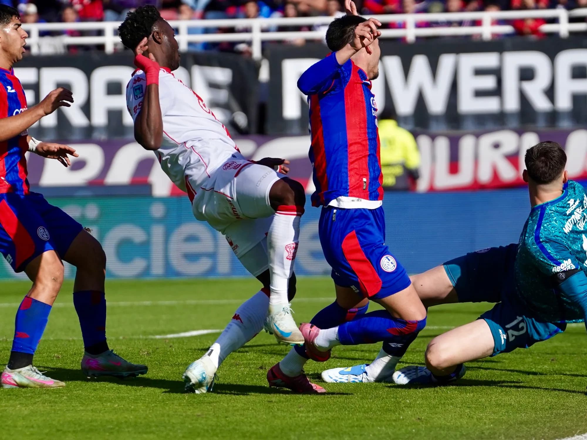 Por qué estuvo bien cobrado el gol de Caicedo a pesar del reclamo de San Lorenzo