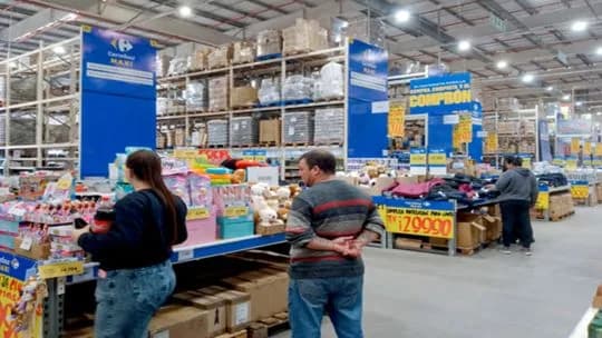 Inflación de julio: el INDEC publica el dato con un anticipo en alza y el consumo todavía en caída