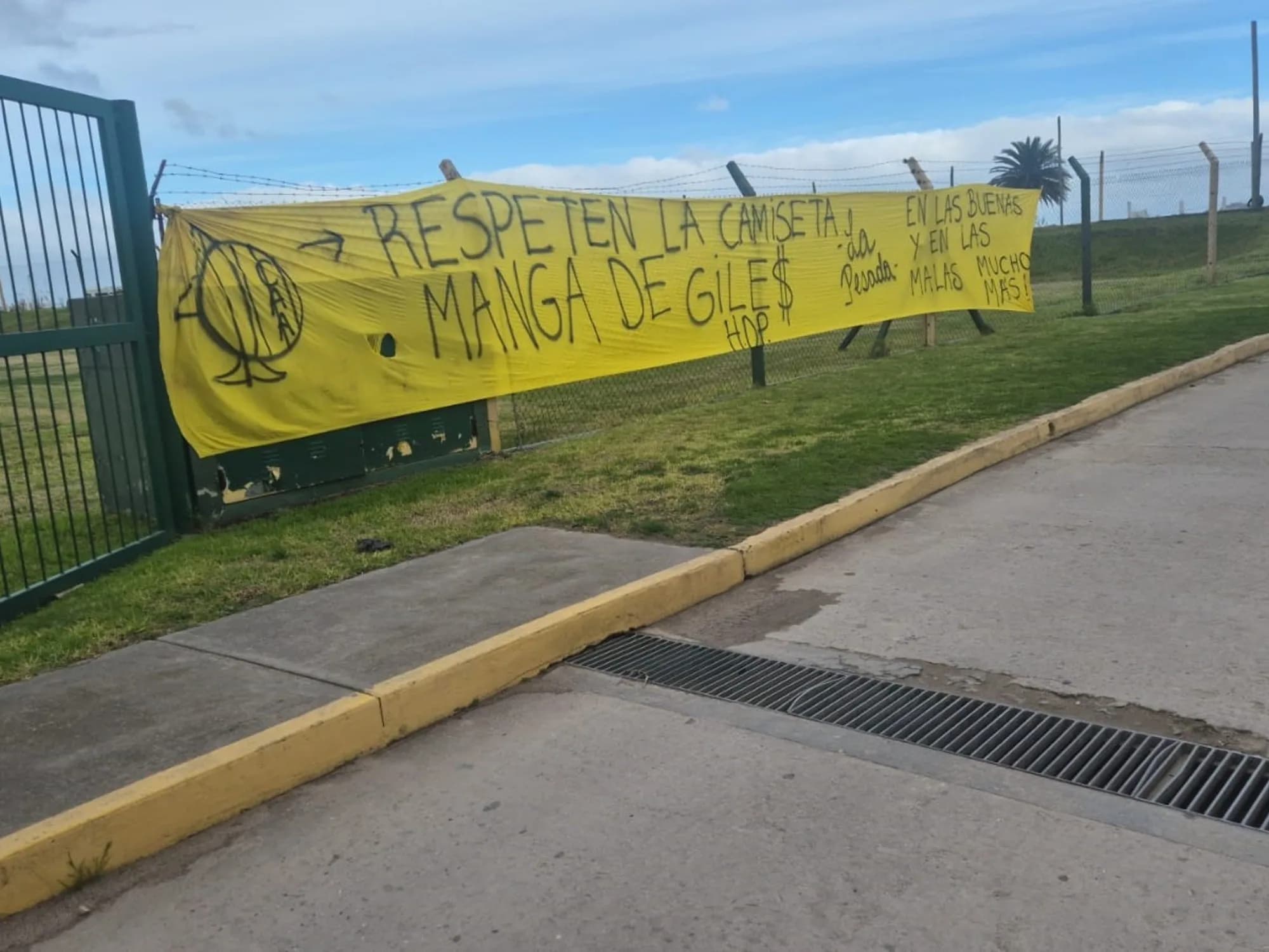 Video: la barra de Aldosivi fue a apretar al plantel
