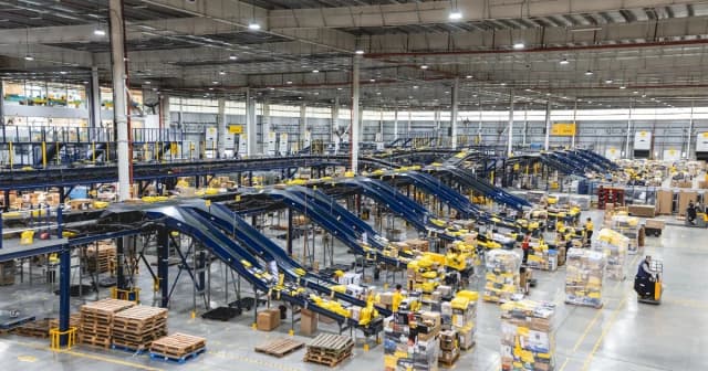 Tras el cruce de Galperin con CAME, Mercado Libre anuncia su primer centro de distribución en el interior