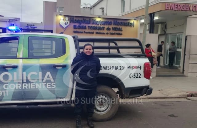 Llegó a la comisaría en pleno trabajo de parto y policías la llevaron al hospital