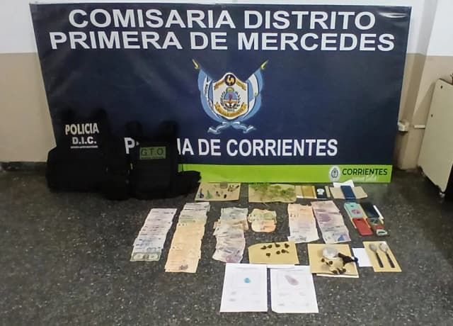 Allanamientos simultáneos dejaron dos detenidos y el secuestro de drogas