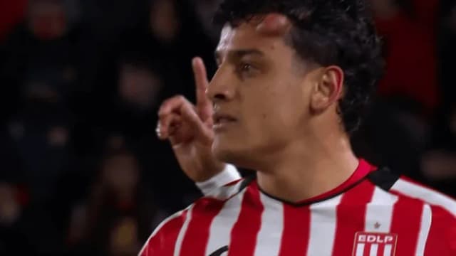 El preocupante golpe que obligó a salir a Palacios en Estudiantes vs. Universidad Católica - TyC Sports