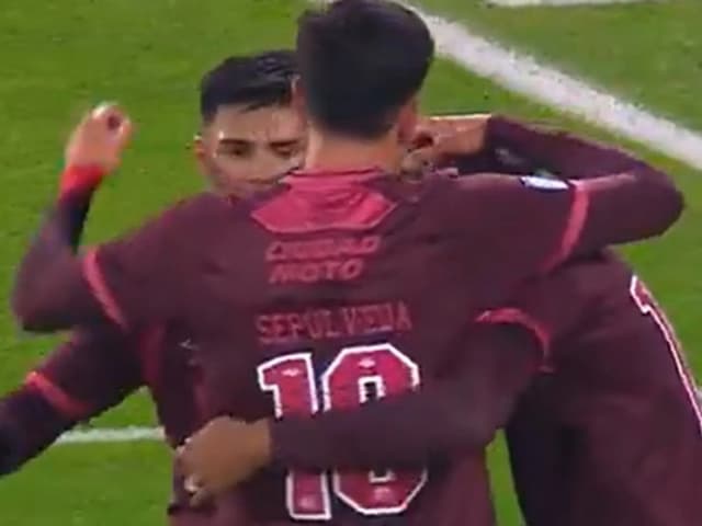 Un ratito le alcanzó a Lanús para golear a Talleres en Córdoba