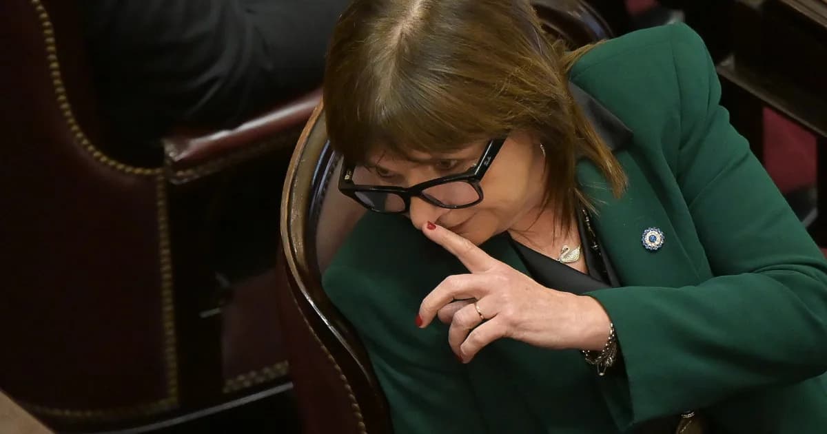 Confirmado: excluirán a funcionarios y exfuncionarios de beneficios del dólar colchón y reducirán multas a personas y pymes